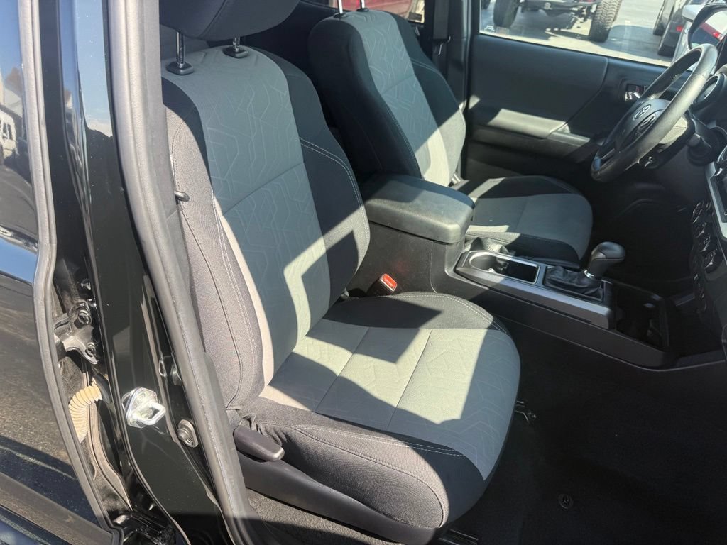 Used 2021 Toyota Tacoma TRD Sport AWD/4WD image 61