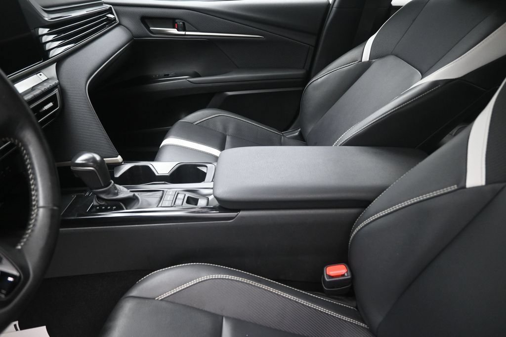 Used 2025 Toyota Camry SE FWD image 21