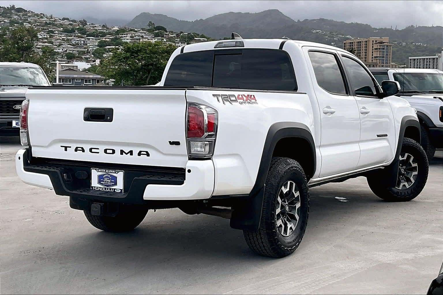 Used 2023 Toyota Tacoma TRD Off-Road w/ Technology Package AWD/4WD image 22