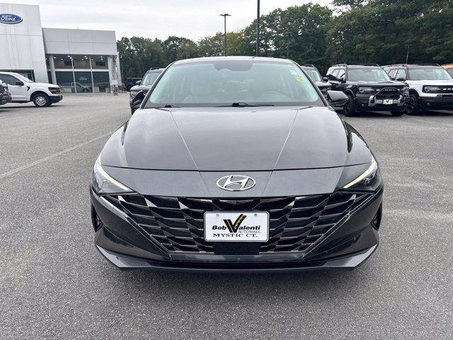 Used 2022 Hyundai Elantra Limited w/ Cargo Package FWD image 3