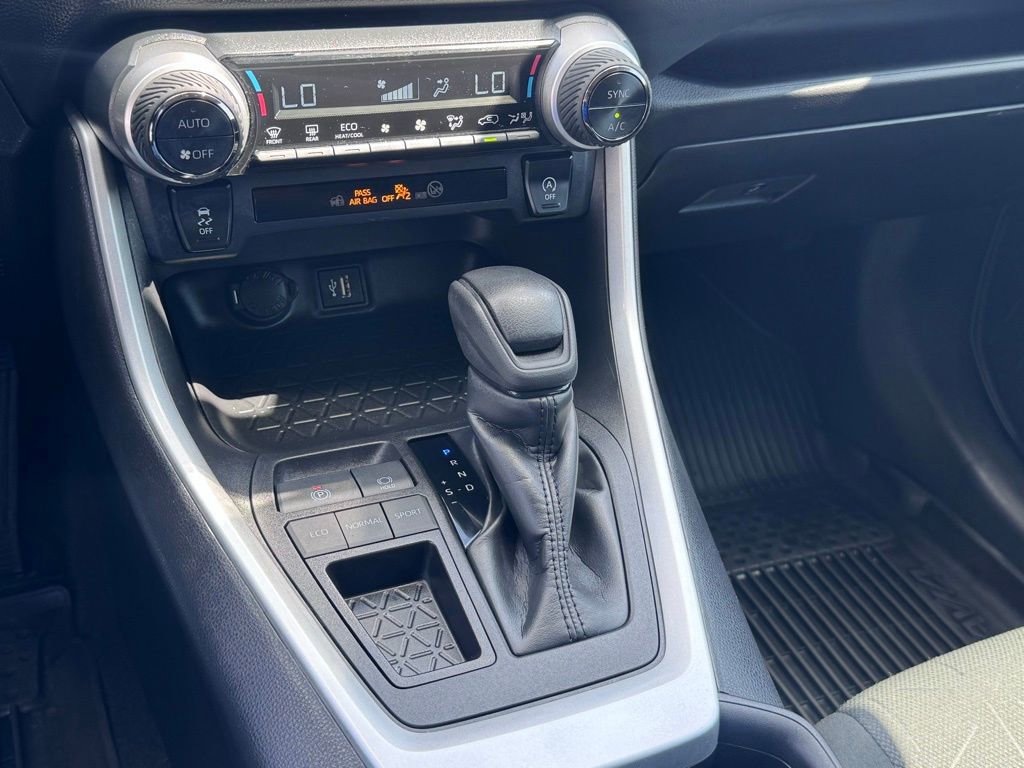 Used 2024 Toyota RAV4 XLE FWD image 18