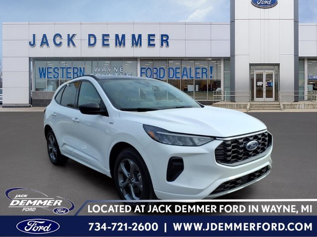 Certified 2023 Ford Escape ST-Line w/ Tech Pack #1 AWD/4WD image 1