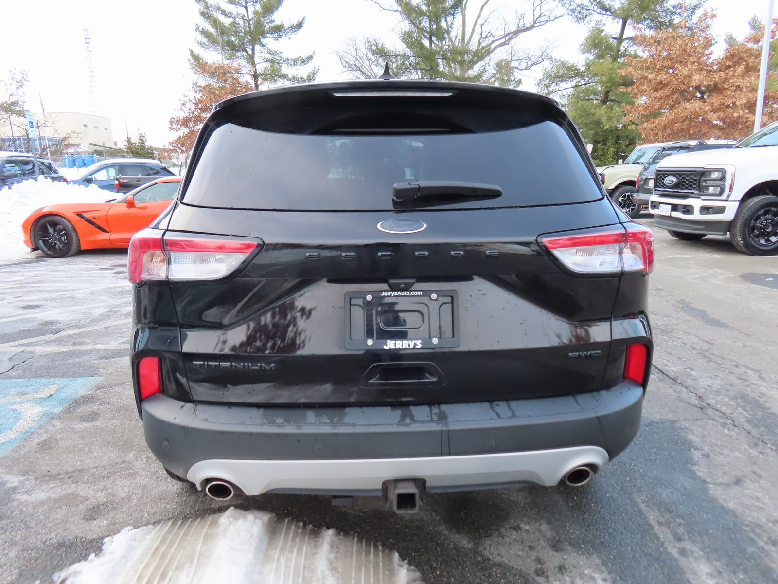 Certified 2022 Ford Escape Titanium w/ Class II Trailer Tow Package image 5