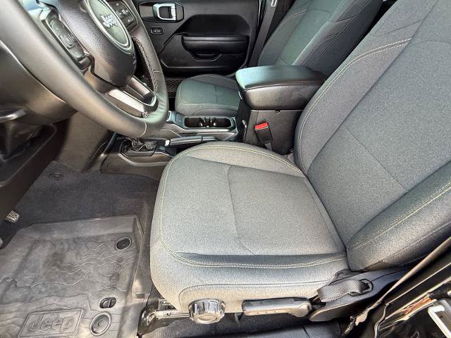 Used 2025 Jeep Wrangler Unlimited Sport AWD/4WD image 13