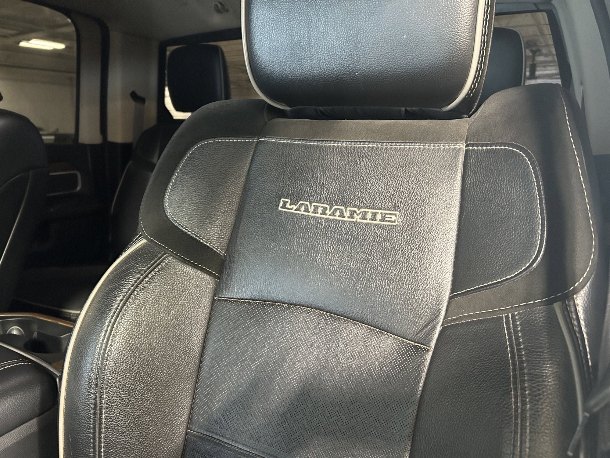 Used 2022 RAM 3500 Laramie image 12