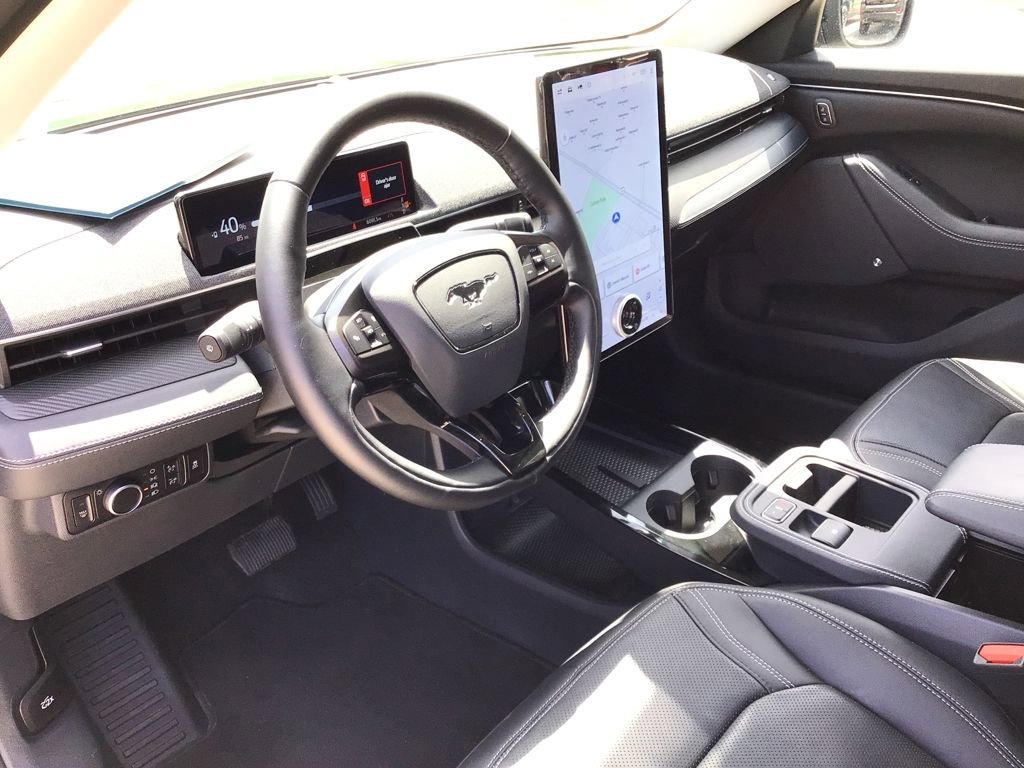 Certified 2025 Ford Mustang Mach-E Premium image 6