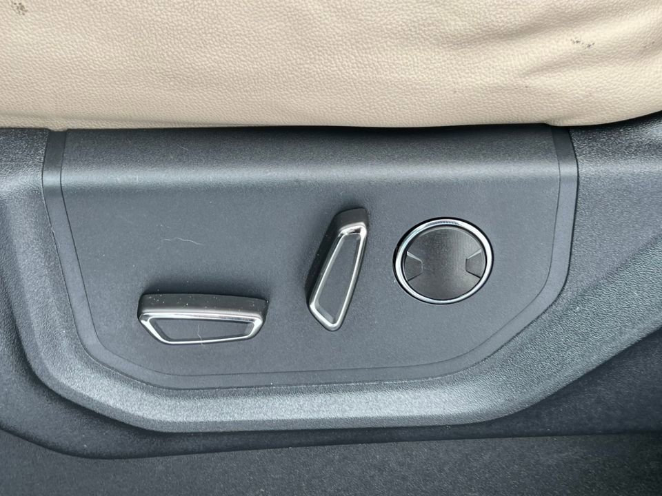 Certified 2022 Ford Expedition Limited image 18