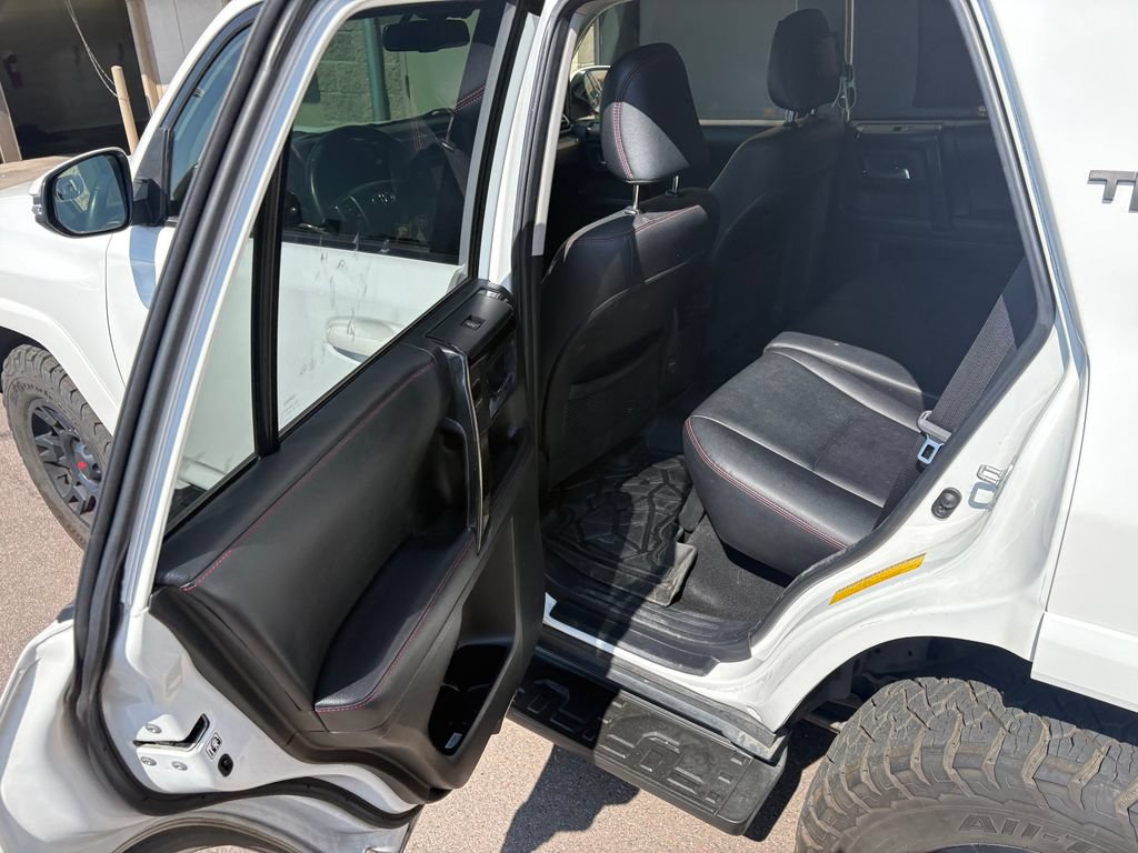 Used 2018 Toyota 4Runner SR5 AWD/4WD image 25