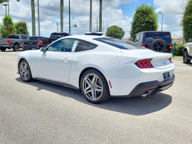 Certified 2024 Ford Mustang Coupe RWD image 5