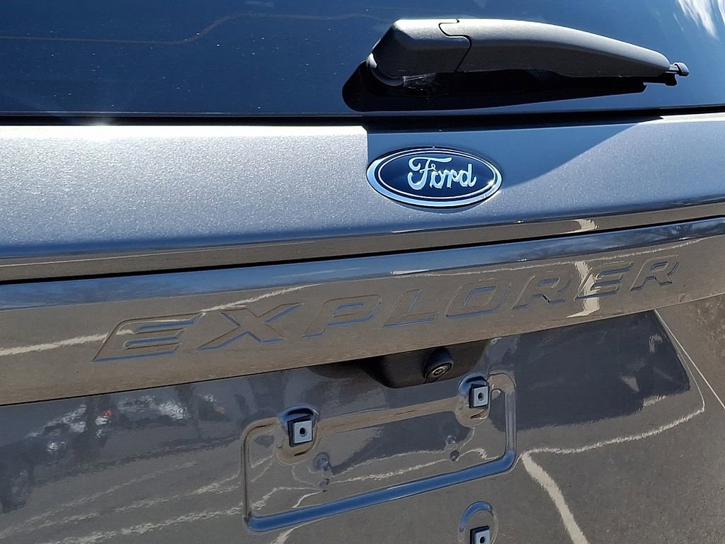 Certified 2023 Ford Explorer XLT w/ Equipment Group 202A image 33