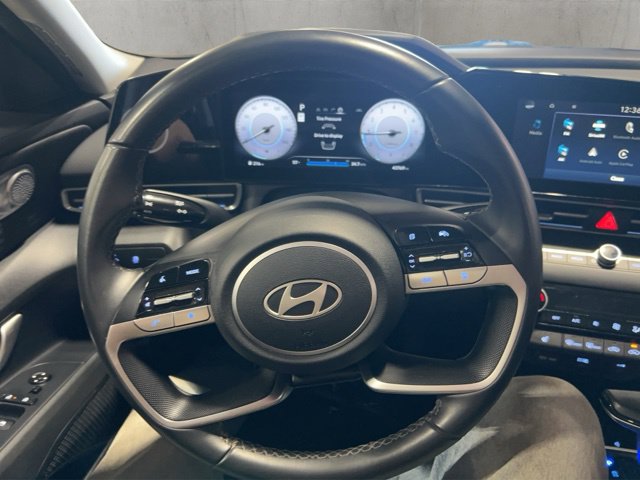 Used 2025 Hyundai Elantra SEL FWD image 25