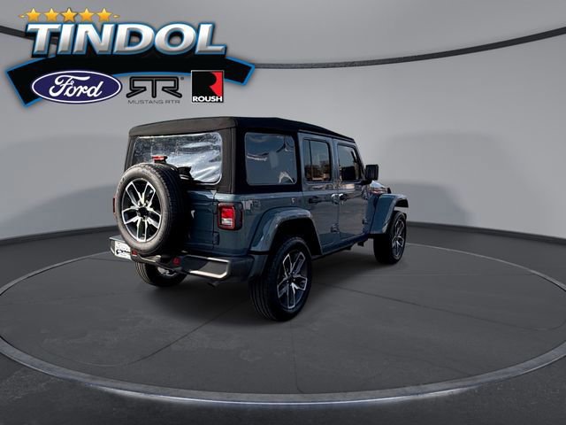 Used 2024 Jeep Wrangler Unlimited image 4
