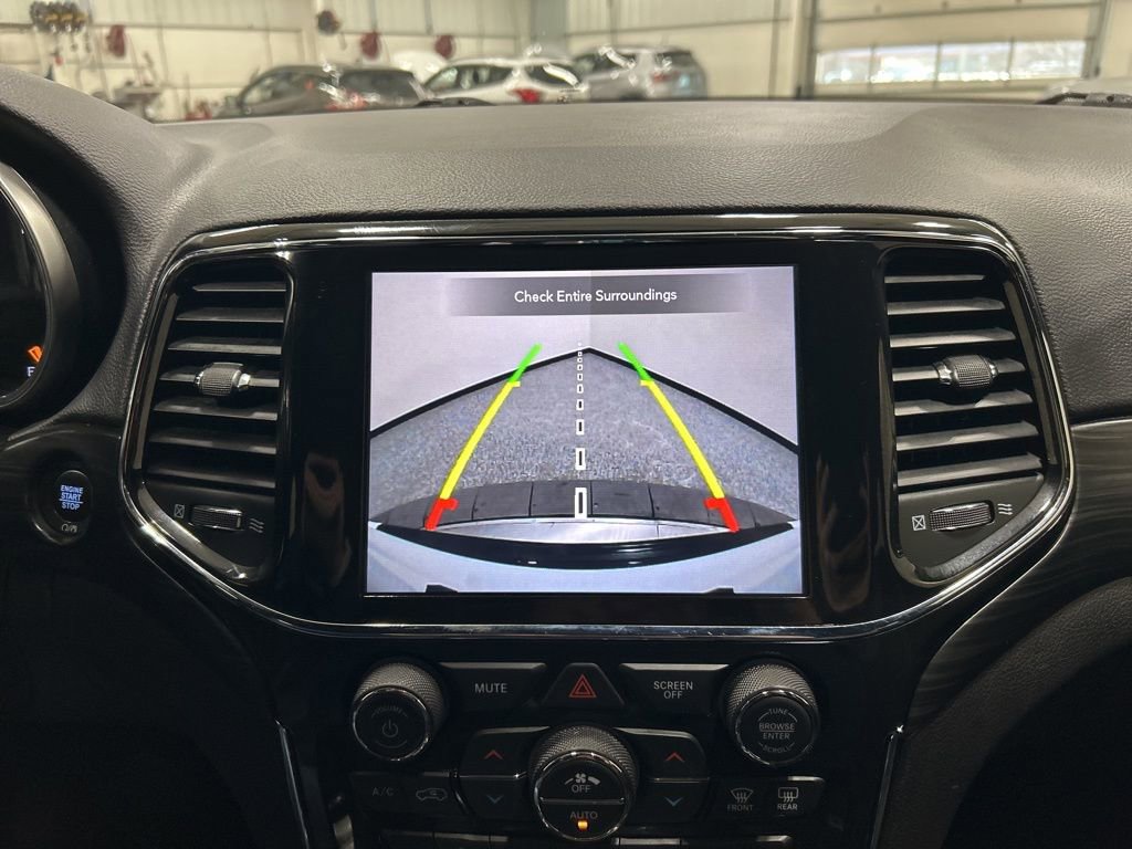 Used 2021 Jeep Grand Cherokee Laredo X image 17