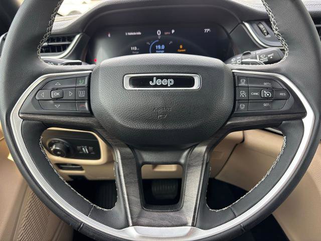 Used 2024 Jeep Grand Cherokee L Limited AWD/4WD image 27