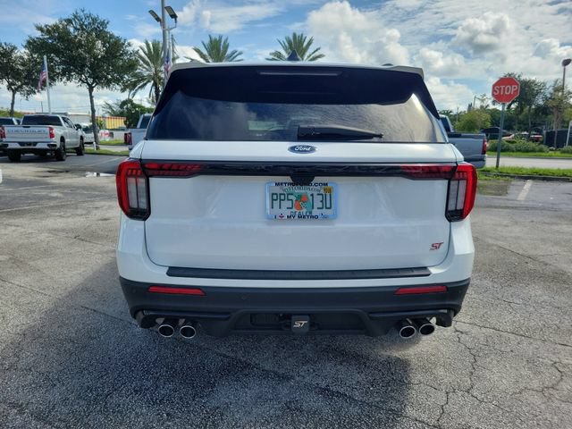 Certified 2025 Ford Explorer ST RWD image 6