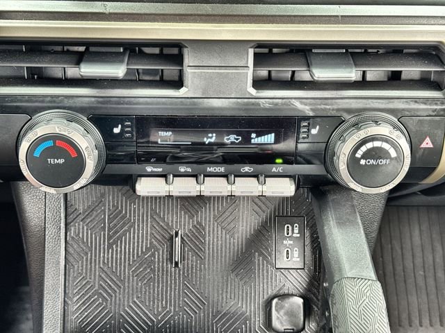 Used 2025 Toyota Tacoma SR5 AWD/4WD image 18