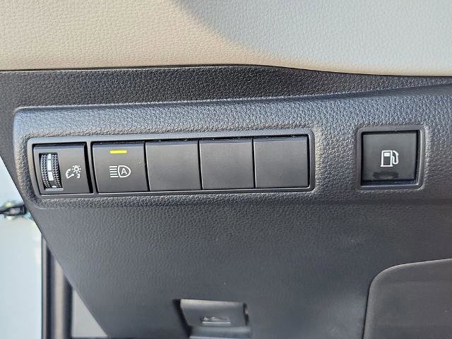Used 2025 Toyota Corolla LE image 23