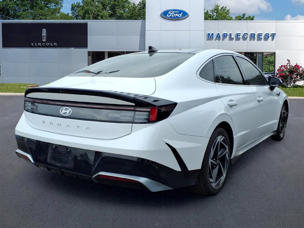 Used 2025 Hyundai Sonata SEL FWD image 4