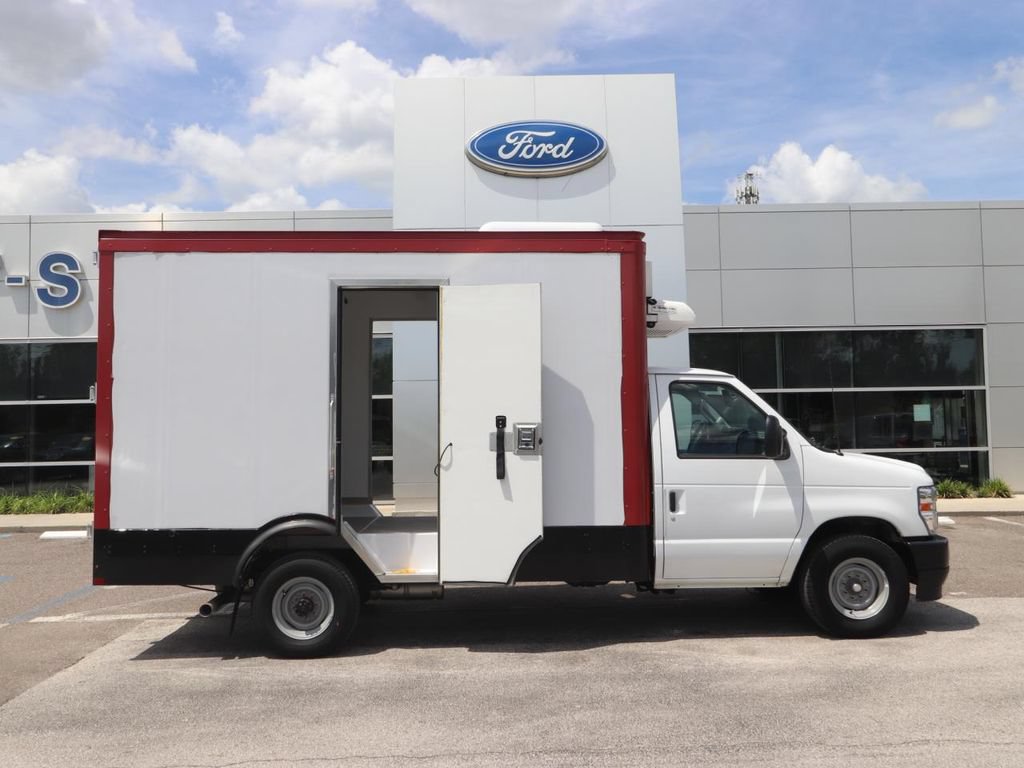 Certified 2024 Ford E-350 and Econoline 350 Super Duty w/ Power Windows & Locks Group RWD image 18