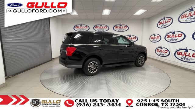 Certified 2024 Ford Expedition XLT RWD image 3