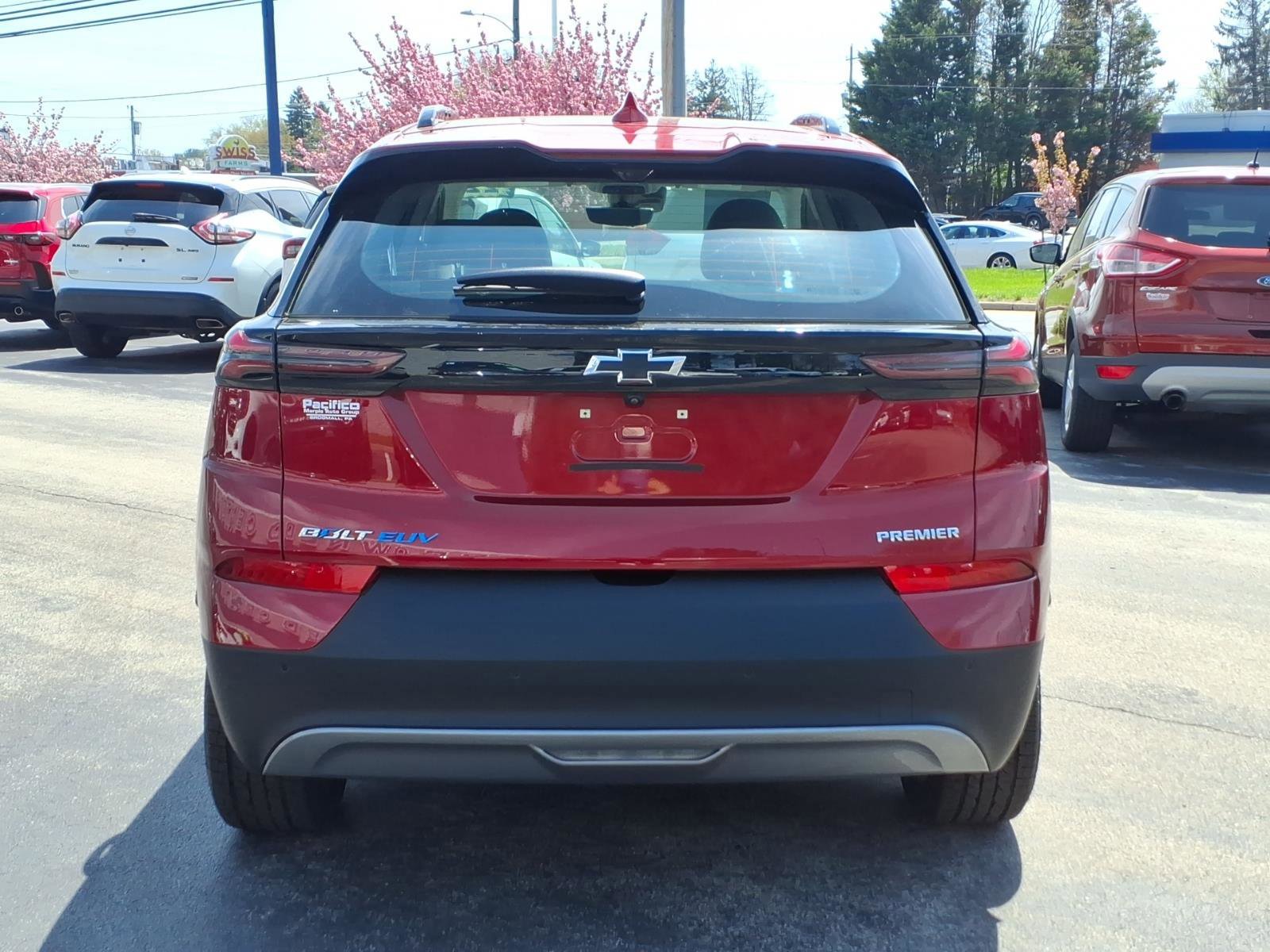 Used 2022 Chevrolet Bolt EUV Premier w/ Launch Edition image 4