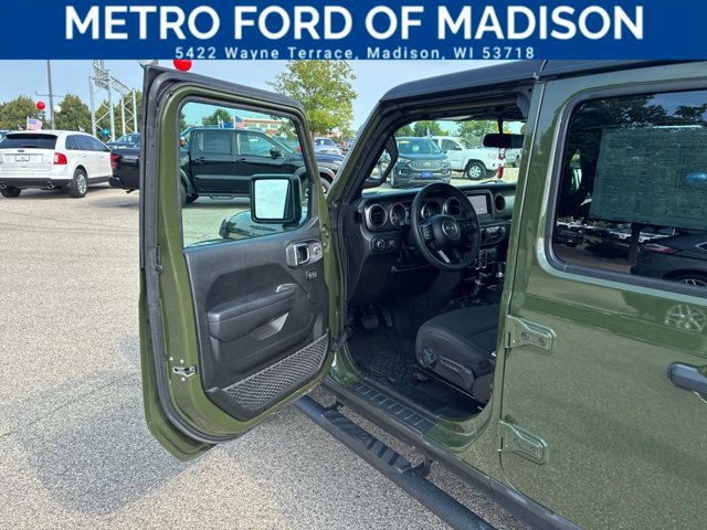 Used 2023 Jeep Gladiator Sport AWD/4WD image 15