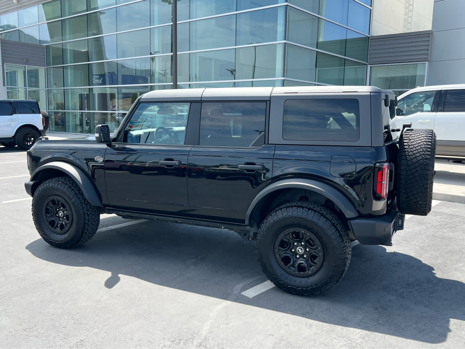 Certified 2023 Ford Bronco Wildtrak AWD/4WD image 11