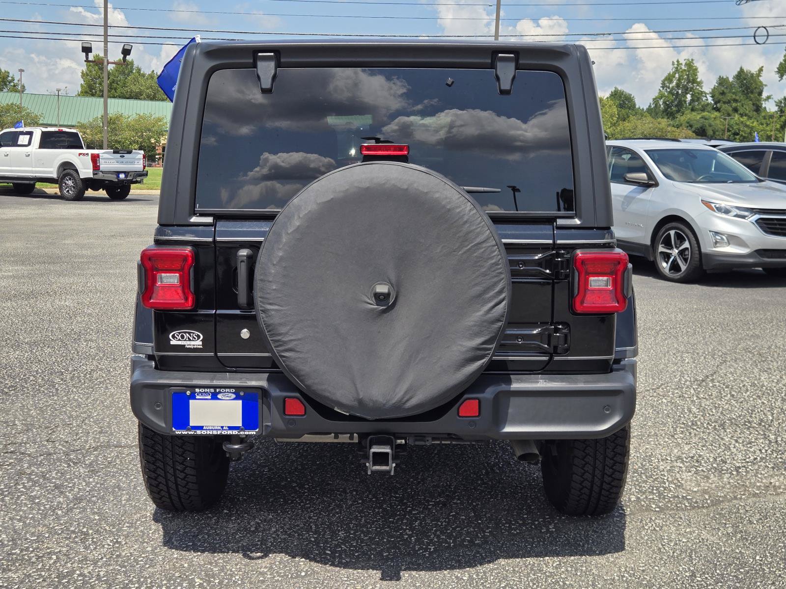 Used 2019 Jeep Wrangler Unlimited Sahara AWD/4WD image 10
