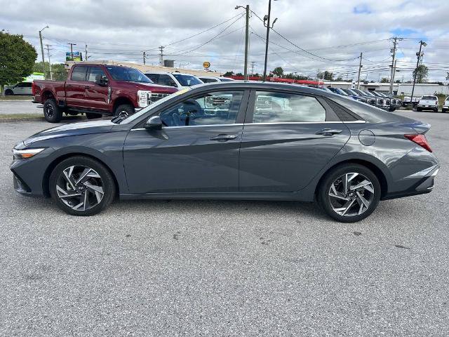 Used 2024 Hyundai Elantra SEL FWD image 7