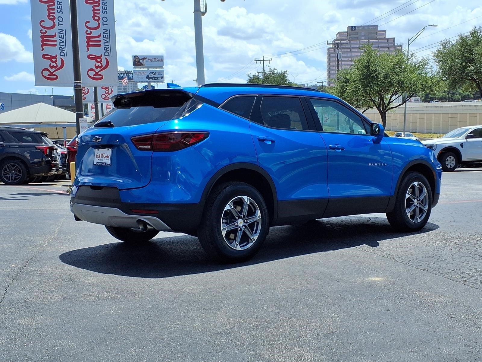 Used 2024 Chevrolet Blazer LT w/ Convenience Package FWD image 6