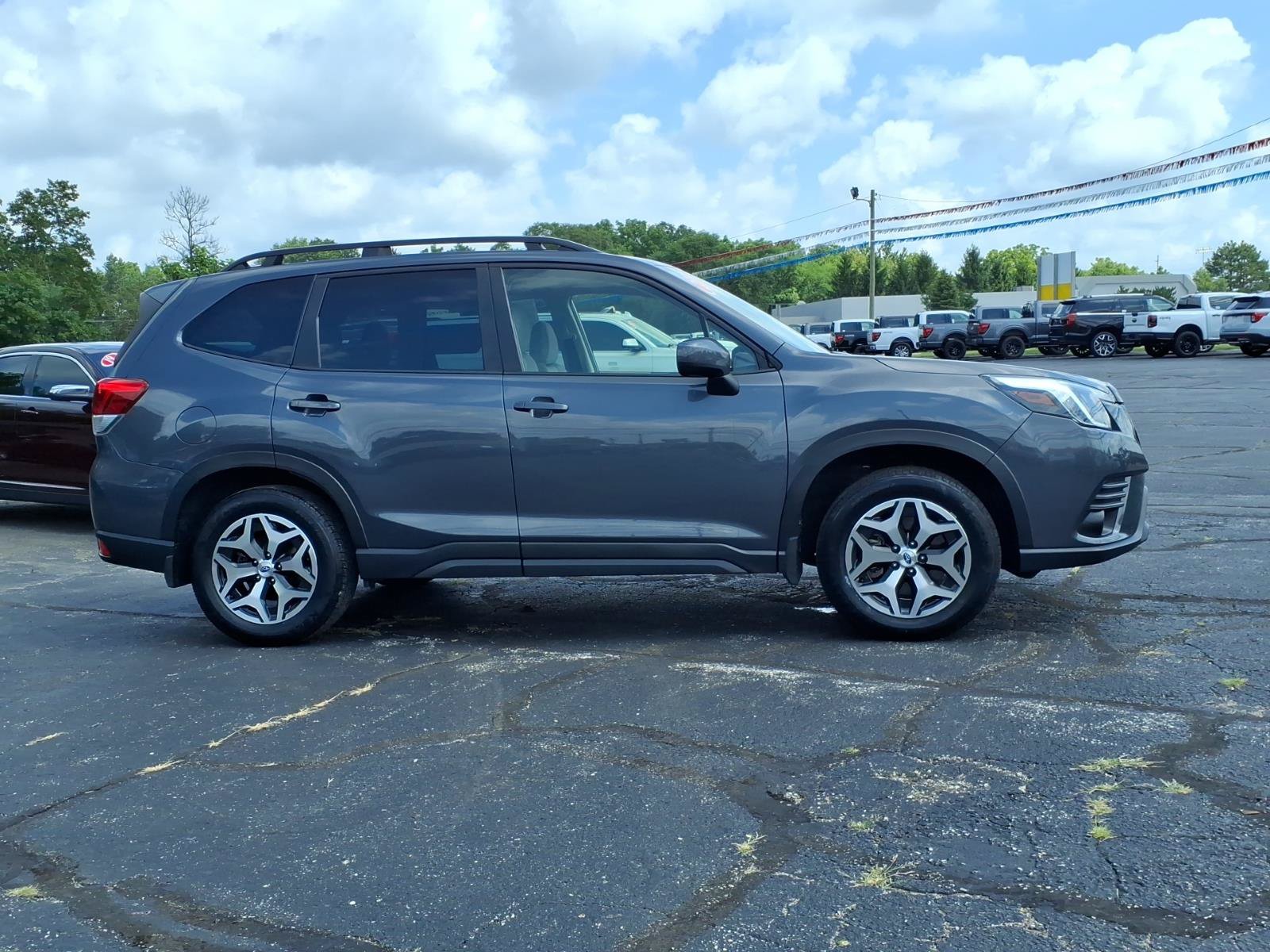 Used 2023 Subaru Forester Premium AWD/4WD image 17