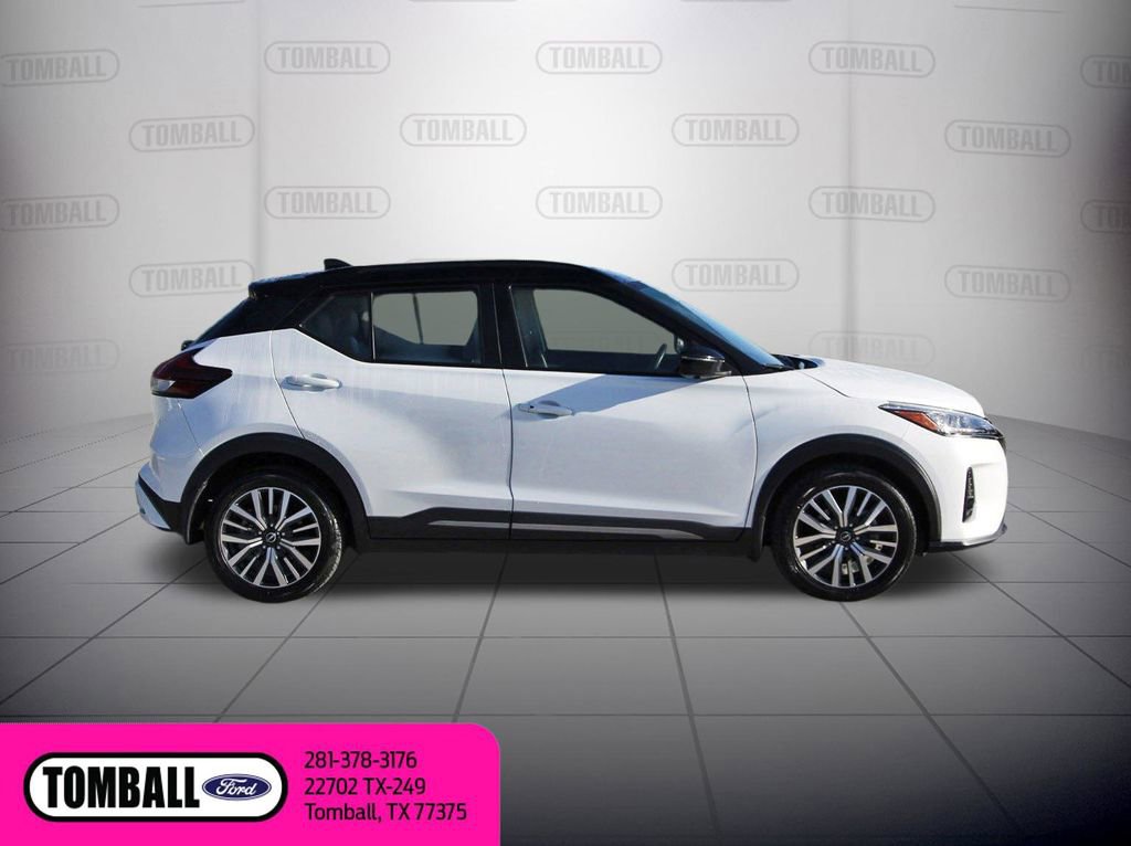 Used 2023 Nissan Kicks SR w/ SR Premium Package image 8