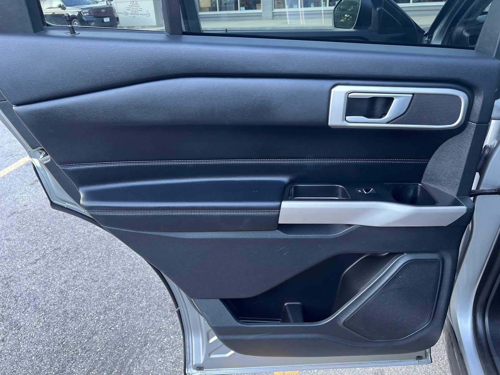 Certified 2022 Ford Explorer XLT w/ Equipment Group 202A image 15