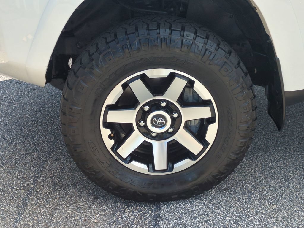 Used 2023 Toyota 4Runner TRD Off-Road Premium w/ Moonroof Package AWD/4WD image 29