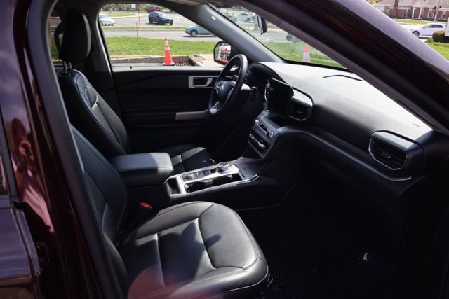Certified 2022 Ford Explorer XLT w/ Equipment Group 202A image 15