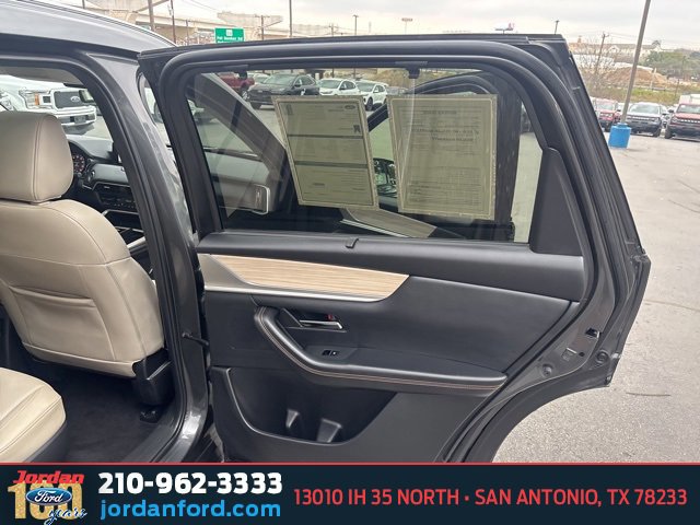 Used 2024 MAZDA CX-90 3.3 Turbo w/ Premium Package image 17