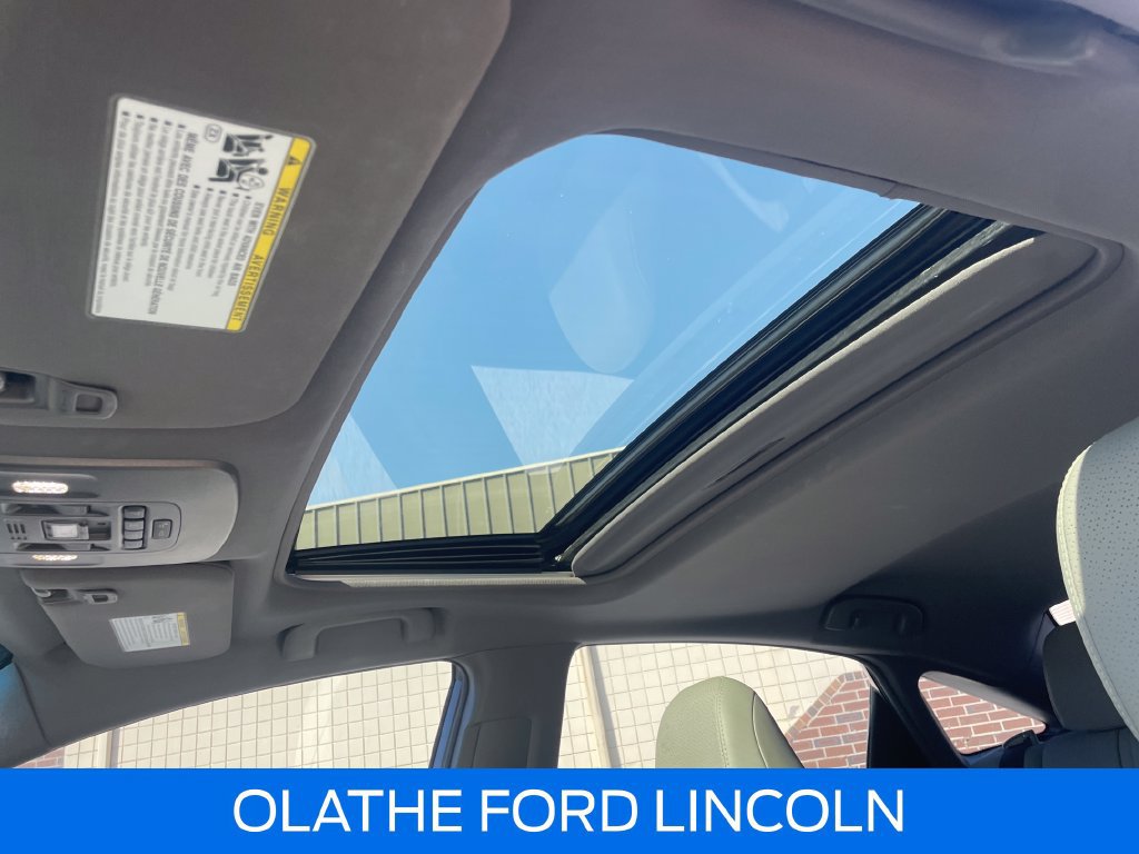 Used 2019 Toyota Avalon Limited FWD image 15