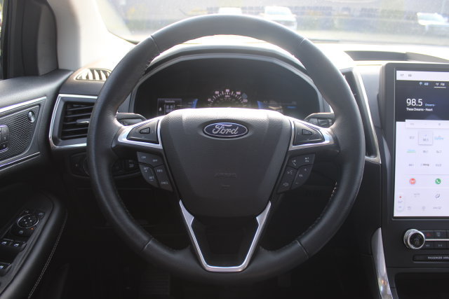 Certified 2024 Ford Edge Titanium AWD/4WD image 6