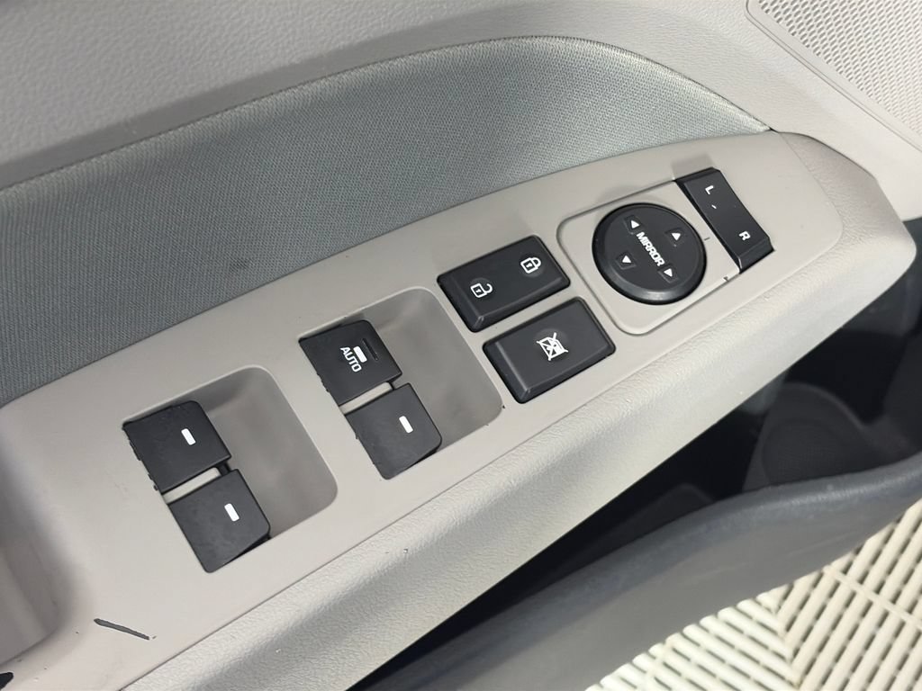 Used 2018 Hyundai Elantra Value Edition FWD image 24