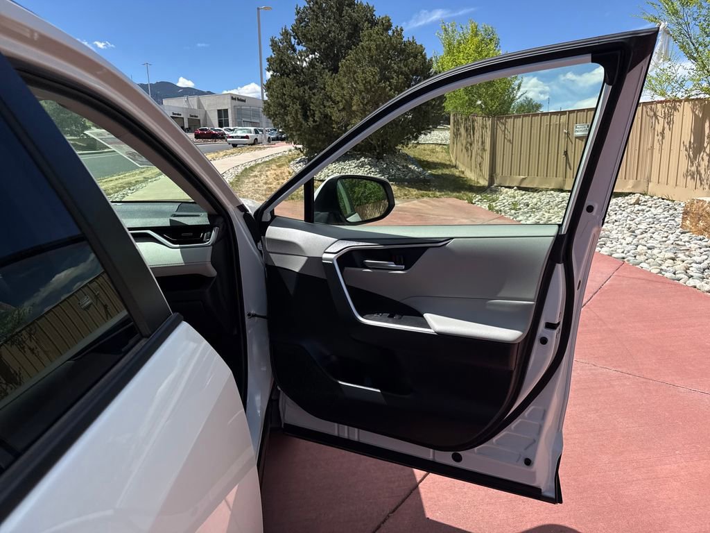 Used 2025 Toyota RAV4 XLE Premium w/ Weather Package AWD/4WD image 30