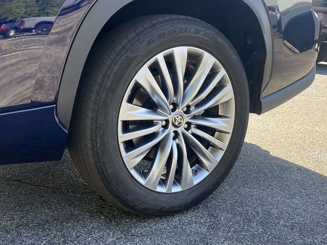 Used 2023 Toyota Highlander Platinum FWD image 11