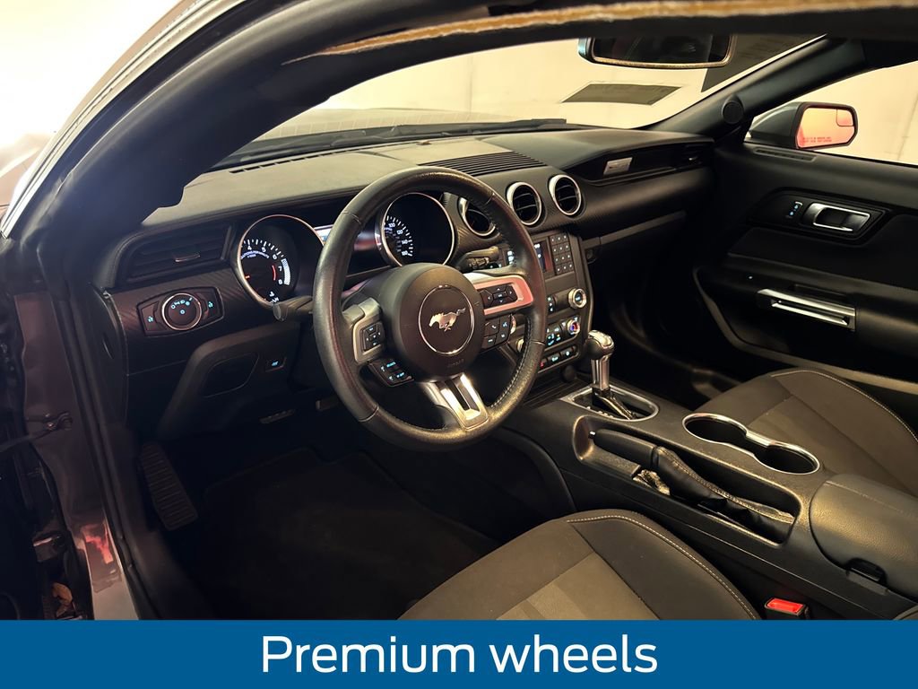 Certified 2019 Ford Mustang Coupe RWD image 4