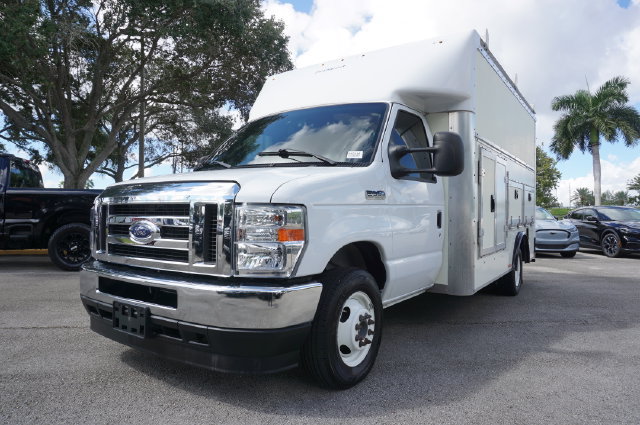 Certified 2024 Ford E-350 and Econoline 350 Super Duty w/ Power Windows & Locks Group RWD image 23