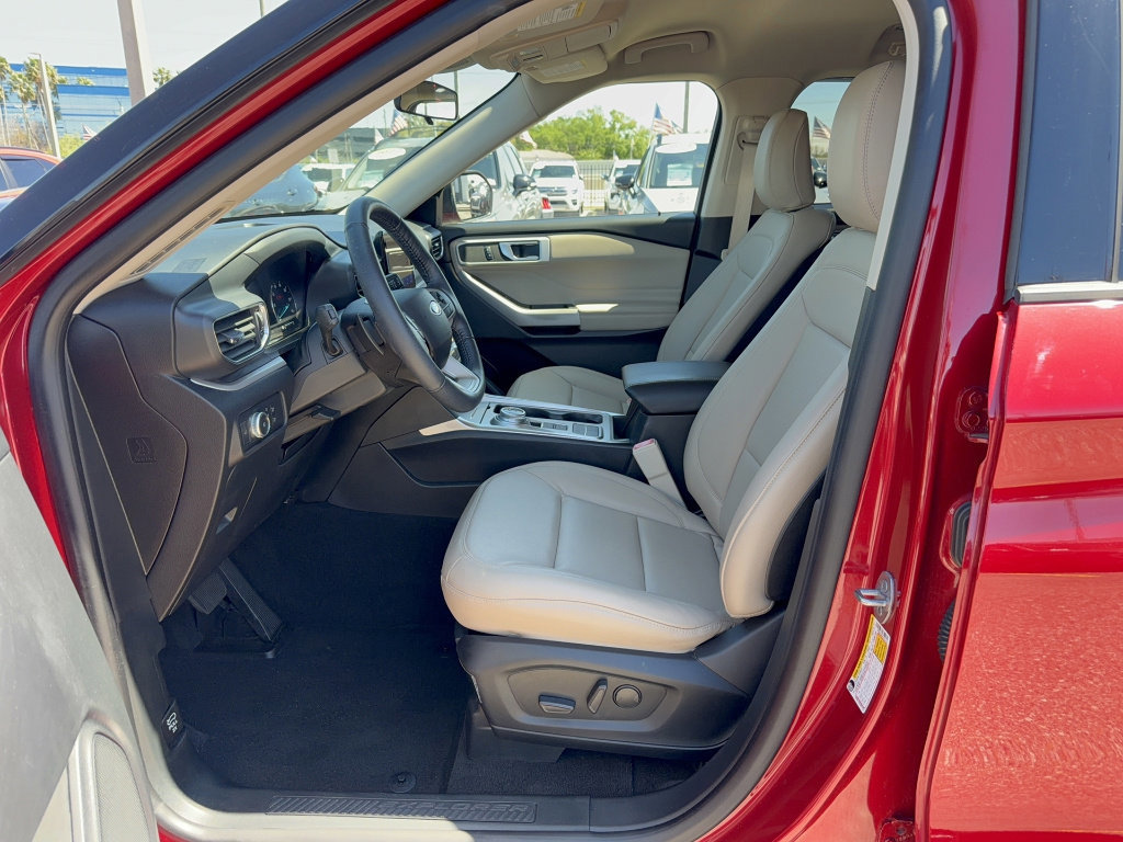 Certified 2020 Ford Explorer XLT w/ Equipment Group 202A image 11