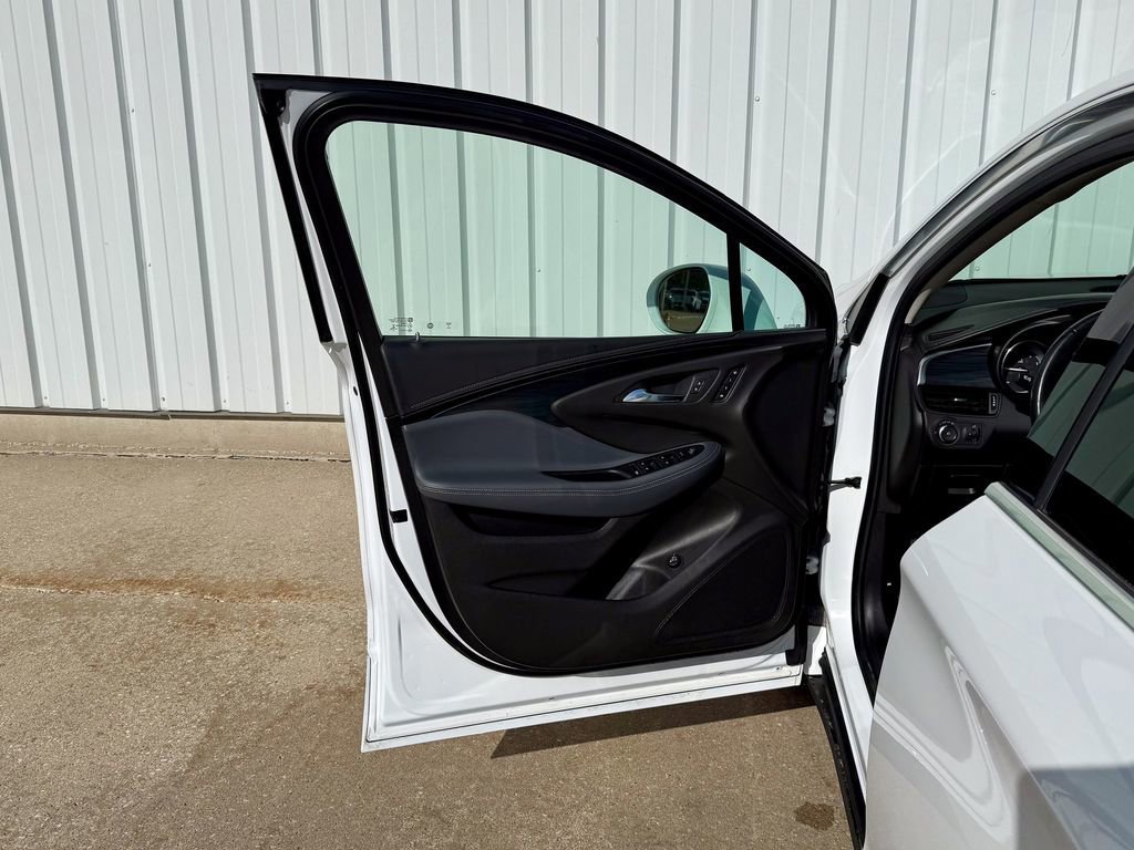 Used 2020 Buick Envision Essence image 13