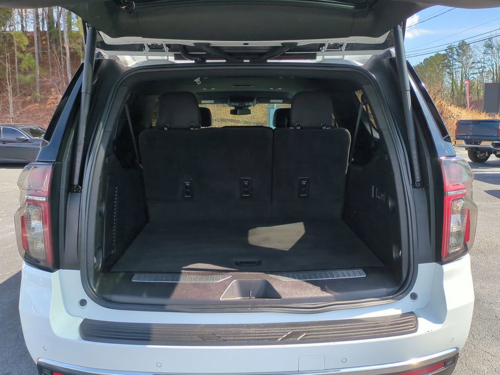 Used 2024 Chevrolet Suburban Premier image 17