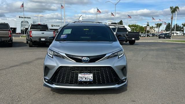 Used 2024 Toyota Sienna XSE w/ XSE Plus Package image 9