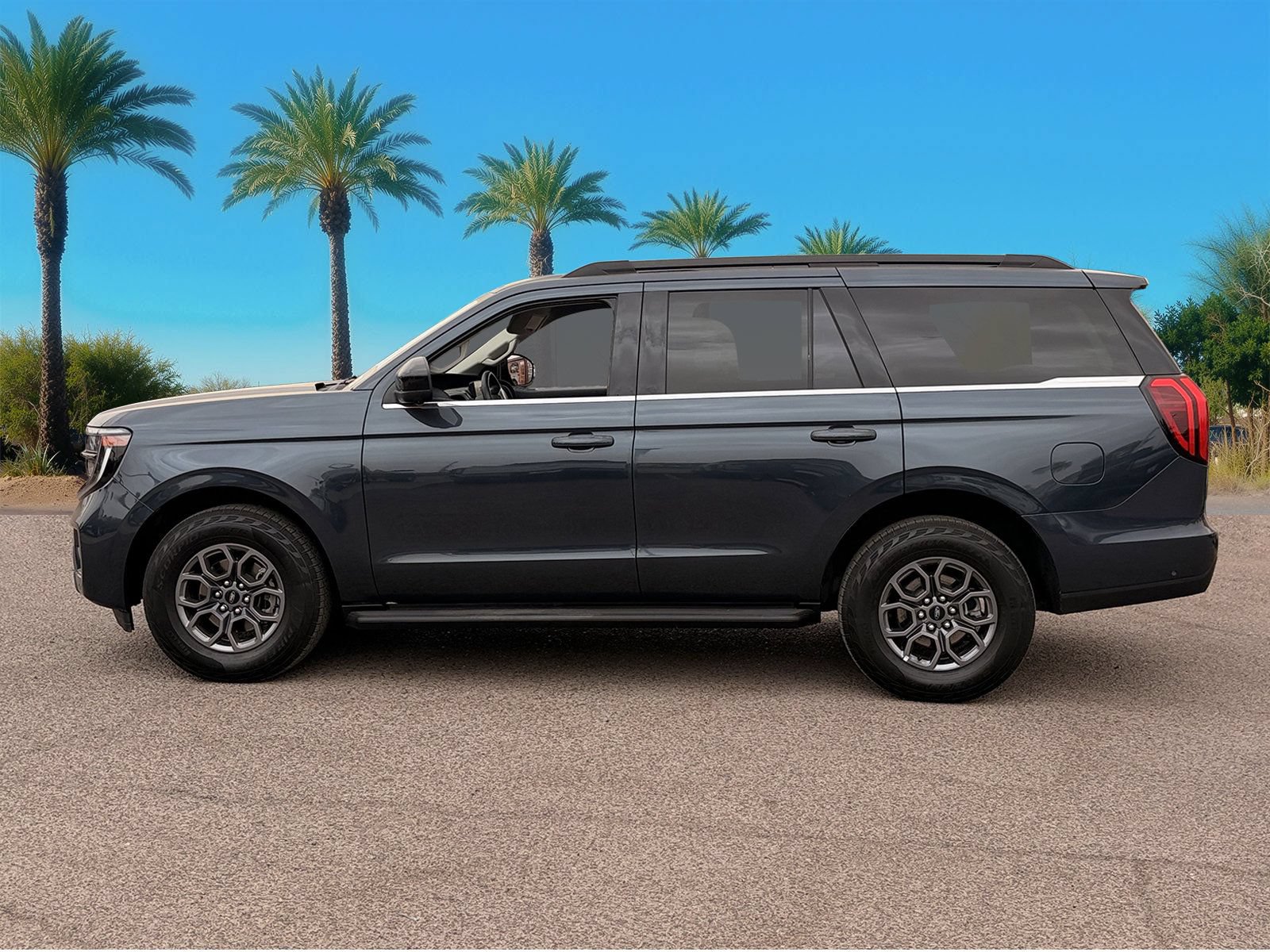 Certified 2025 Ford Expedition Active AWD/4WD image 2