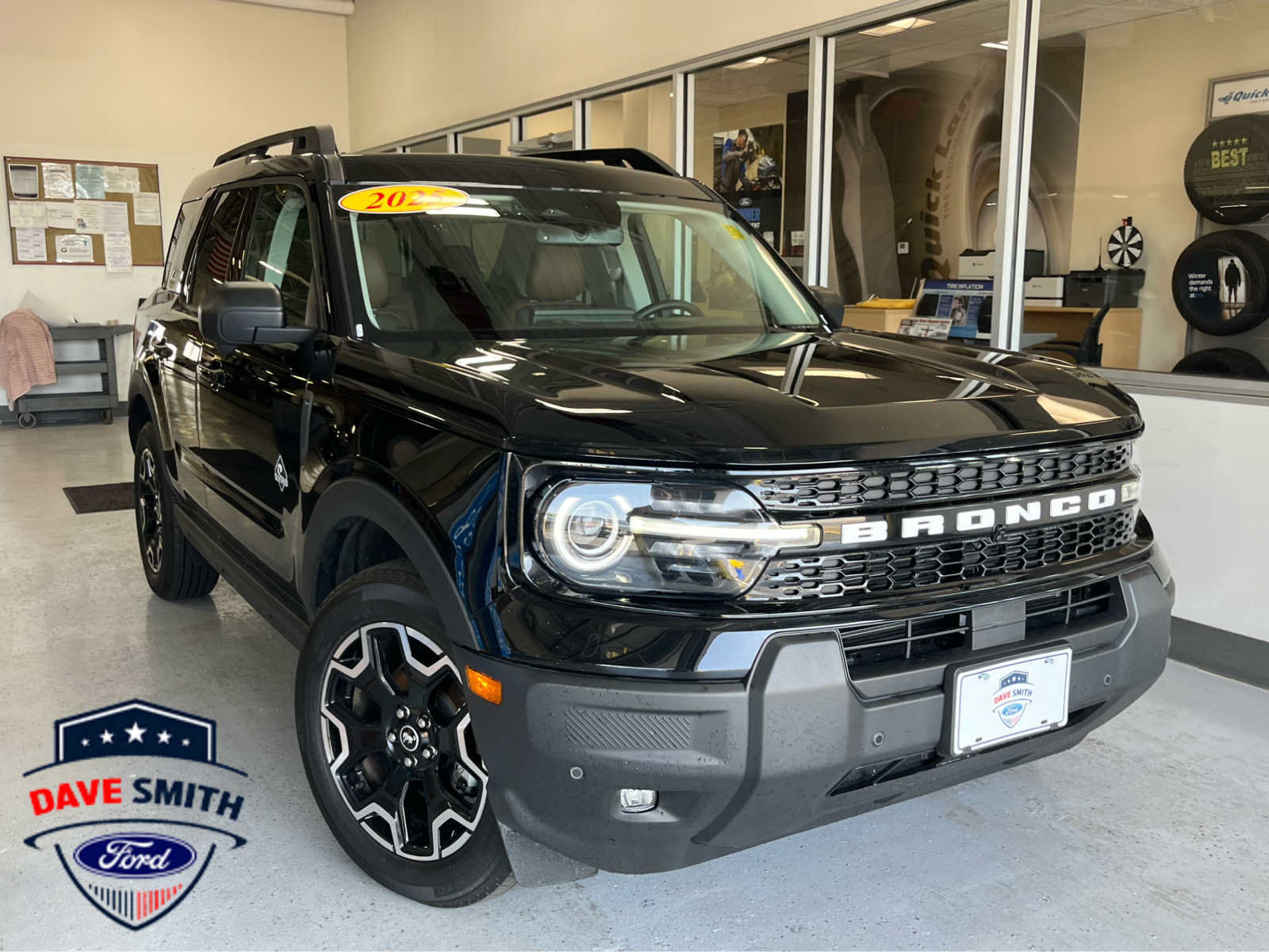 Certified 2025 Ford Bronco Sport Outer Banks w/ Outer Banks Tech Package+ AWD/4WD image 1