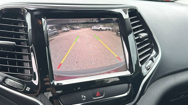 Used 2019 Jeep Cherokee Limited FWD image 30